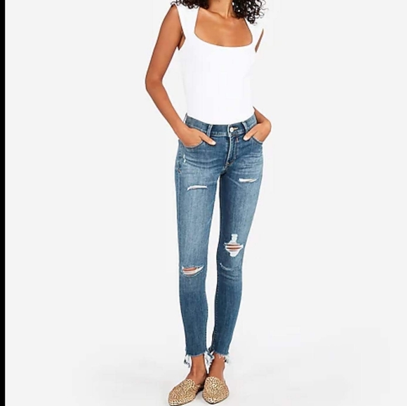 NWOT!! Express Mid Rise Ripped Raw Hem Cropped Jea - Picture 3 of 10